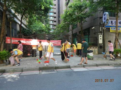 102.07.07 志工掃街活動