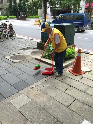 104.06.06 志工掃街活動