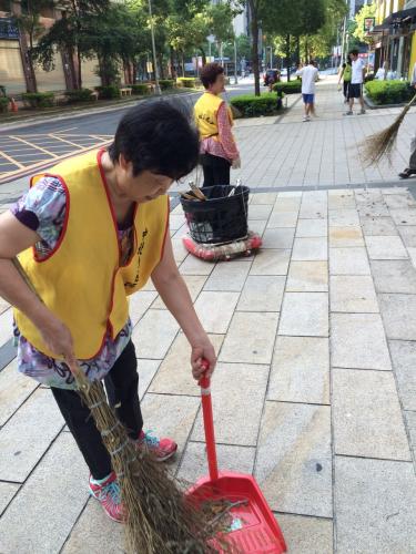 104.08.01 志工掃街活動